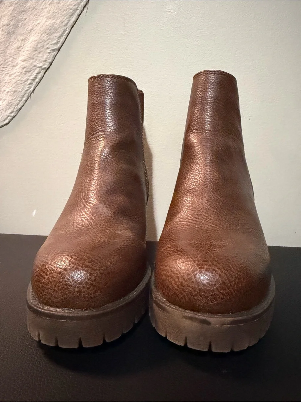 MIA Chelsea Boot - Picture 2 of 8
